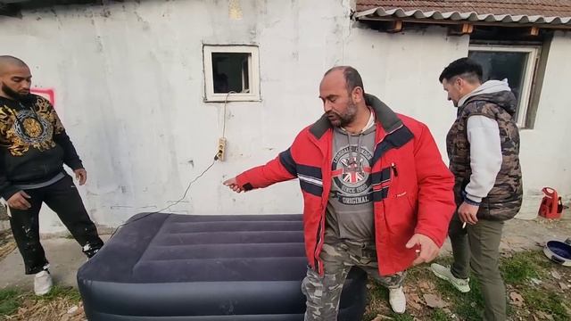 Pakuje se roba Za PiJaCu смотреть онлайн