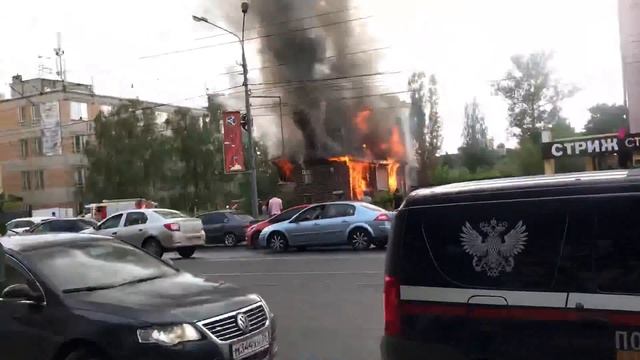 В Нижнем Новгороде снова жгут старые дома . смотреть онлайн