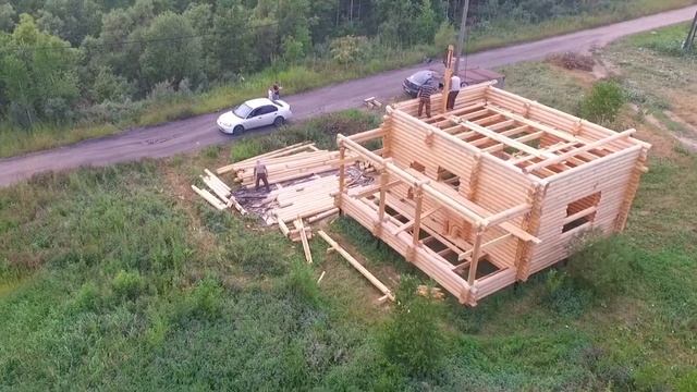 Сборка дома из оцилиндрованного бревна смотреть онлайн