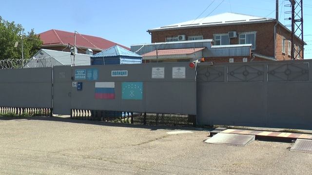 ТВ МВД. Сотрудниками полиции Адыгеи задержаны двое, подозреваемых в незаконном обороте наркотиков смотреть онлайн