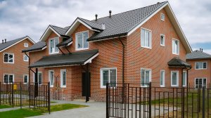 Дуплекс 120м² в красной облицовке в коттеджном поселке «Вартемяги One»