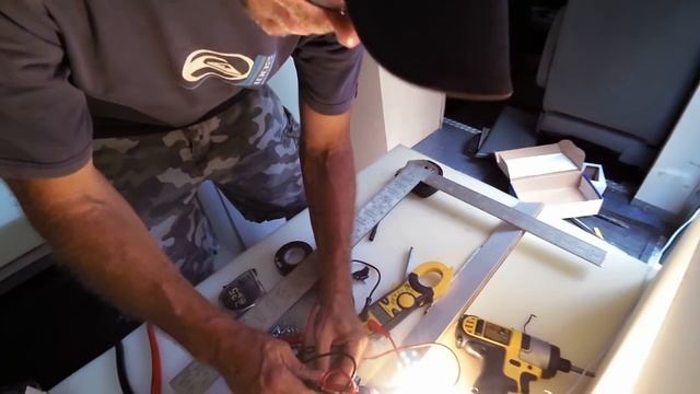 Box Truck Camper lights and power doors 34 смотреть онлайн