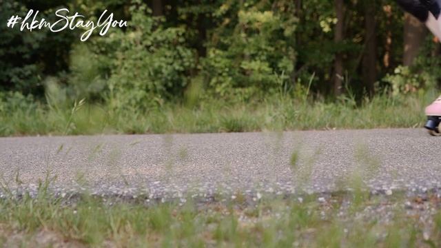 Roller Skating with June from the BootyClub | Outdoor Work Out #1 #HKMStayYou смотреть онлайн