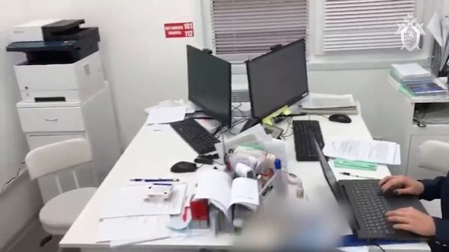 Обыски в одной из больниц Хакасии, где фельдшер вносила ложные данные о вакцинации местных жителей смотреть онлайн