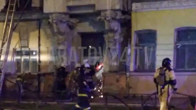 В Саратове горит дом Яхимовича смотреть онлайн