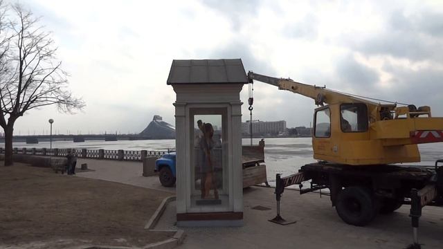 Латвия.Рига. Начало. Великан в стеклянном кубе. Часть.17 смотреть онлайн