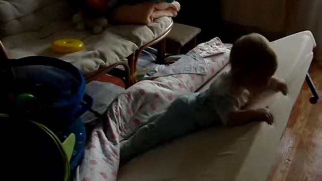 Пока мама моет пол смотреть онлайн