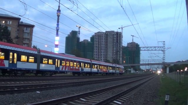 Электропоезда ЭГЭ2ТВ-009 Иволга и ЭС2Г-034+ЭС2Г-037 Ласточка смотреть онлайн