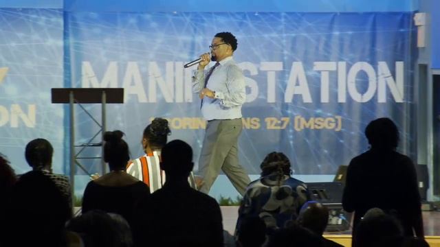 Friday Night Live! | Bishop John Hannah смотреть онлайн