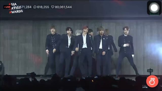 Wanna One - Light + BOOMERANG @ Asia Artist Awards (AAA) 2018 смотреть онлайн
