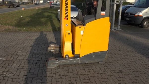 EL4893 = 1.400kg Jungheinrich ETV 214 reach truck