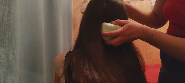 АСМР Приятно помассажирую, причешу и полечу твои волосы
I'LL COMB MY HAIR WITH A HEAD MASSAGE ASMR смотреть онлайн