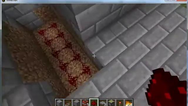 Туториал о постройке дверей с поршнями в Minecraft смотреть онлайн