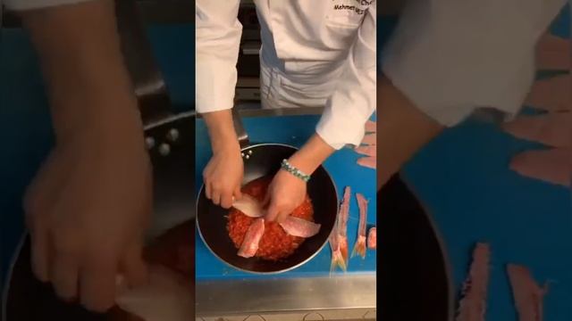 Giant Gazelle and Red Mullet Steak in Dubai's Fish Market Mehmet CHEF смотреть онлайн