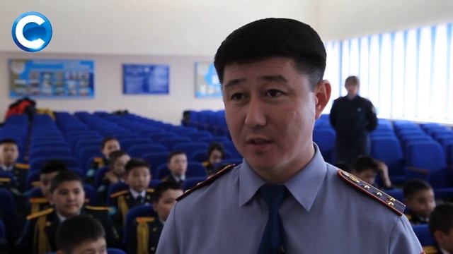 В гостях у полицейских смотреть онлайн