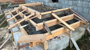 КРЫЛЬЦО В ДОМ ИЗ БЕТОНА