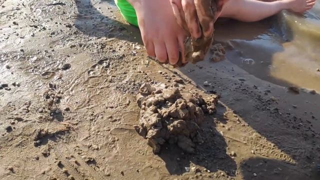 Лера поехала к бабушке в деревню! смотреть онлайн