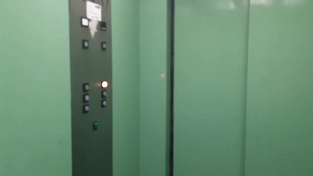 [Rear doors!] 1990s Končar lift @ Ul. Hrvatske Republike, Osijek, Croatia смотреть онлайн
