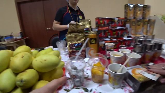 Пробуем дуриан и другую экзотику на фестивале вьетнамской кухни! смотреть онлайн