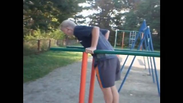 Брусья(79).wmv смотреть онлайн