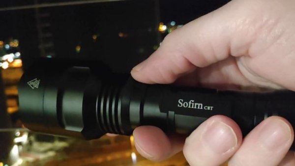 Sofirn C8G - XHP35 HI 2000lm Vs Sofirn C8T XP-L HI 1310lm Flashlight - Outdoor Test