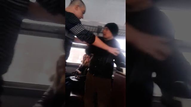Роман vs Бомж смотреть онлайн