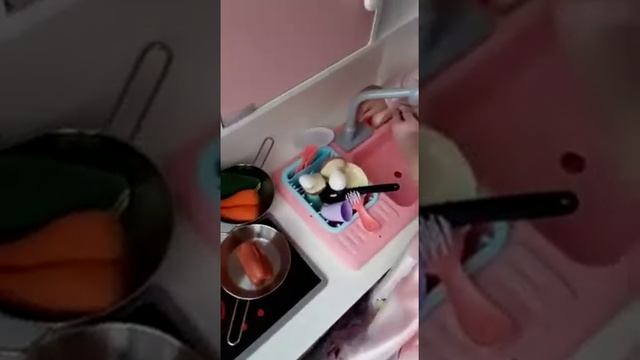 Кухня с раковиной с опций вода и интерактивная плита смотреть онлайн