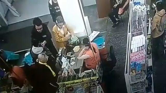 Воры в супермаркете смотреть онлайн