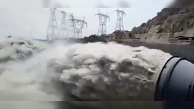 Tarbela dam spillway opening || Tarbela dam emergency Door opened смотреть онлайн