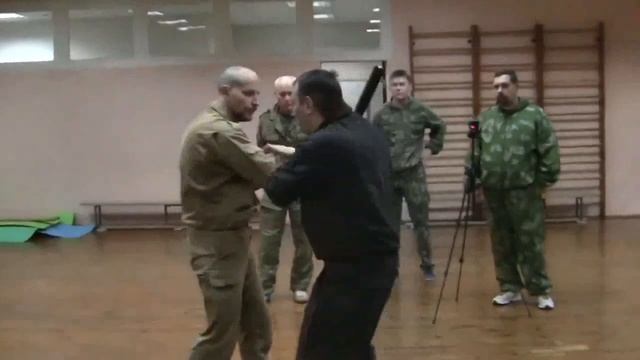 уходы от палки защита от биты смотреть онлайн