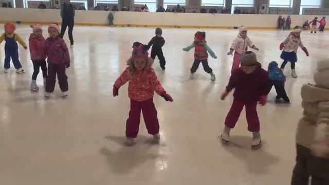 Nov 27, 2016 Движение на коньках спиной вперед смотреть онлайн