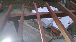 Навес из бруса,  прозрачная кровля