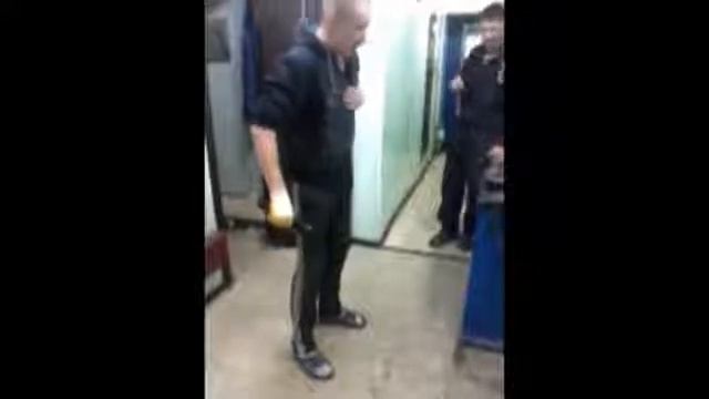 Испытание Электрошокера. Шокер в действии.