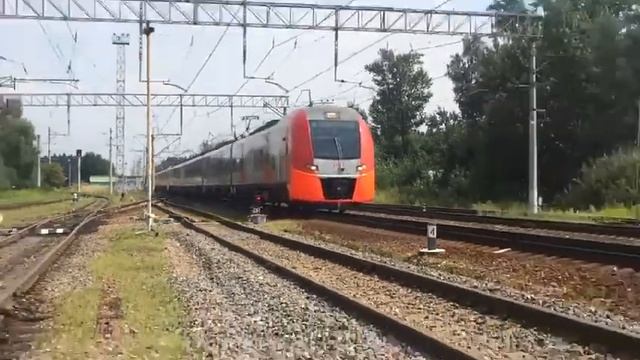 Сдвоенная "Ласточка" ЭС1 с приветливой бригадой сообщением Москва-Смоленск. смотреть онлайн