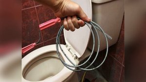 Как быстро и эффективно прочистить унитаз