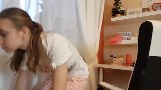 ЧЕЛЛЕНДЖ 24 ЧАСА БЕЗ Интернета Под НОВЫЙ ГОД/ Что под Ёлкой?! смотреть онлайн