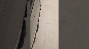 Стык бревна и пеноблока