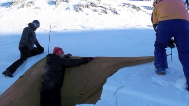 How-to-build-a-snow-shelter-cave-CMG-tech-tip-23 смотреть онлайн