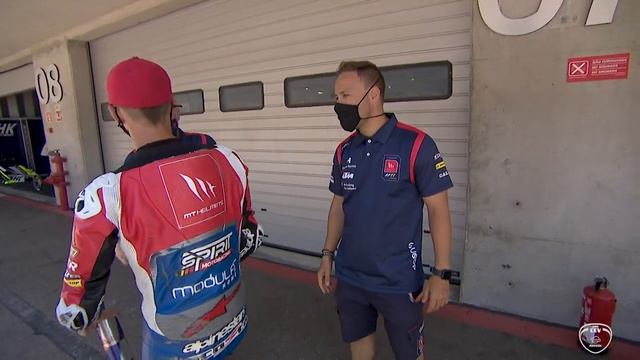 Acosta and Artigas set the pace in qualifying смотреть онлайн