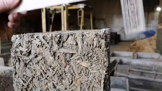 Арболит – так называемый деревобетон, материал, на 80-90% состоящий из древесной щепы. смотреть онлайн