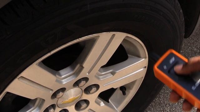Chevy Traverse 09-17- How to reset your Tire Pressure Monitoring system! Same for many Chevy trucks смотреть онлайн