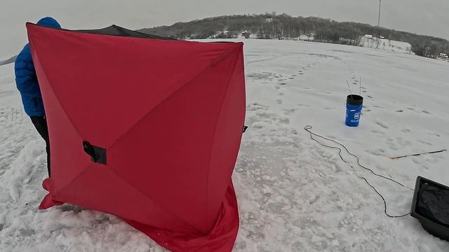 Ловим судака в Канаде | Торонто | Walleye Fishing Ontario | 25.01.2024 смотреть онлайн