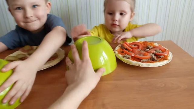 Пицца Челлендж Лёша против Таи смотреть онлайн