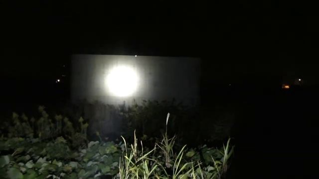 FENIX,OLIGHT,EagleTac ,NITECORE のモンスターライトたちの照射テスト смотреть онлайн