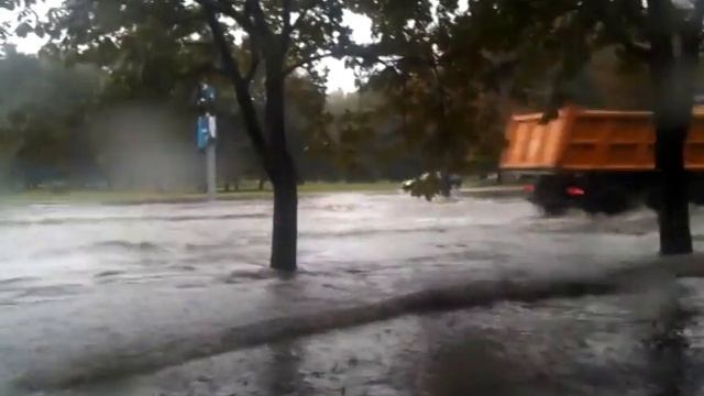 Потоп Минск площадь Бангалор 14-08-2014 смотреть онлайн