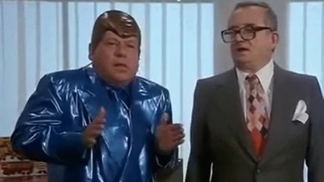 [GIF] Paolo Villaggio e Gigi Reder Film Grandi Magazzini Robot Umanoide смотреть онлайн