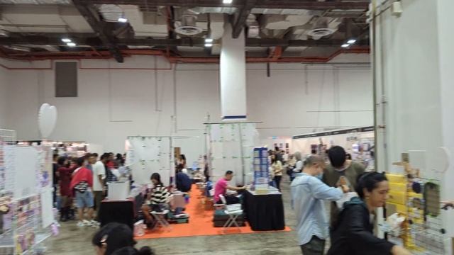 First-time Artist Alley Table at Singapore Comic Con (SGCC) 2023 смотреть онлайн