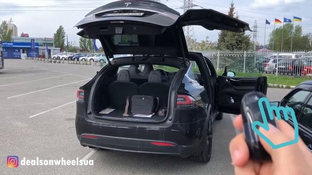 Tesla X автоматические двери смотреть онлайн
