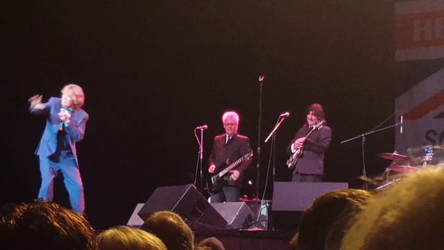 Herman's Hermits Henry VIII (Live) смотреть онлайн