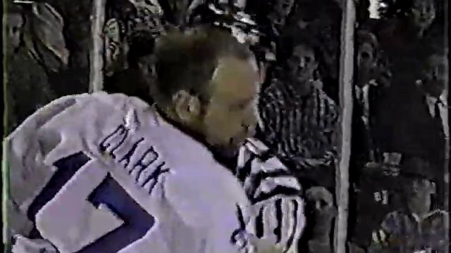 Rob Zettler vs Wendel Clark - Feb 23, 1995 смотреть онлайн